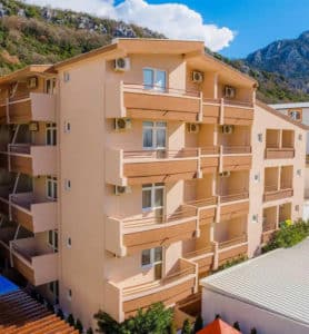 Privatni smeštaj LARA Canj