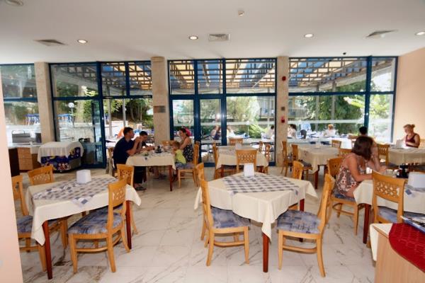 Hotel HOLIDAY PARK Zlatni Pjasci Hotel HOLIDAY PARK Zlatni Pjasci