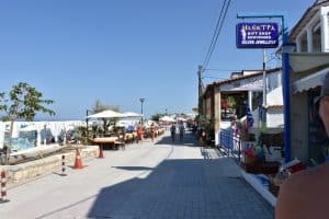 radicionalna grčka taverna u centru Polihrona, preporuka za ručak tokom odmora