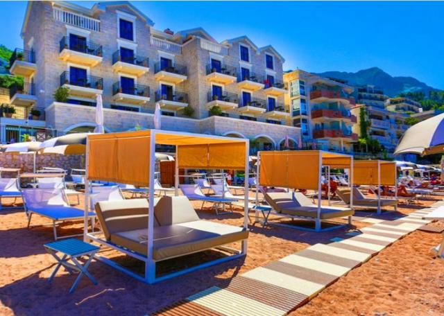 Hotel CALIFORNIA Sveti Stefan