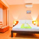 Privatni smeštaj AZUR Petrovac