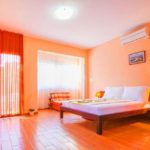 Privatni smeštaj AZUR Petrovac