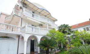 Privatni smeštaj PETROVA Budva