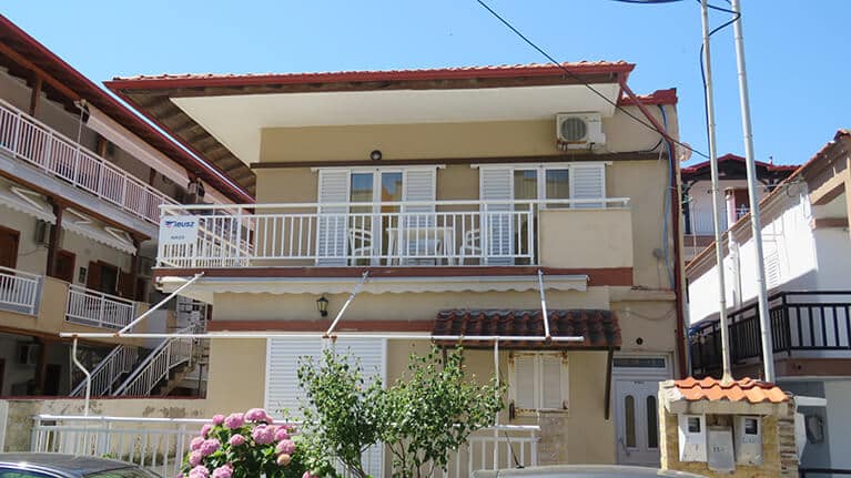 Vila LAMBROS Sarti