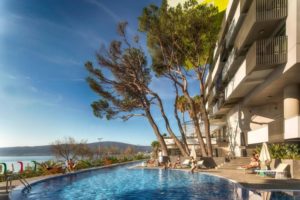 Hotel CARINE PARK Bijela