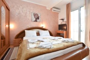 Privatni smeštaj FRANETA Budva