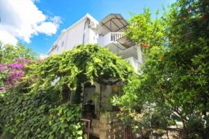 Vila JELENA Rafailovići