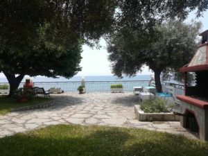 Vila ALEXIADIS Lutra