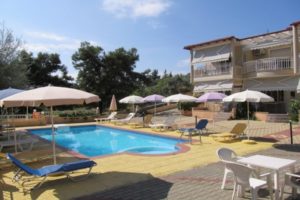 Vila AUGUSTOS Tripiti