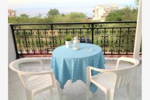 Vila NATASA VALENTINO Polihrono