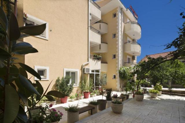 Apartmani SALUS Budva Apartmani SALUS Budva