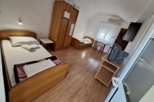 Privatni smeštaj KORAĆ Budva