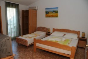 Privatni smeštaj KRALJ L Budva