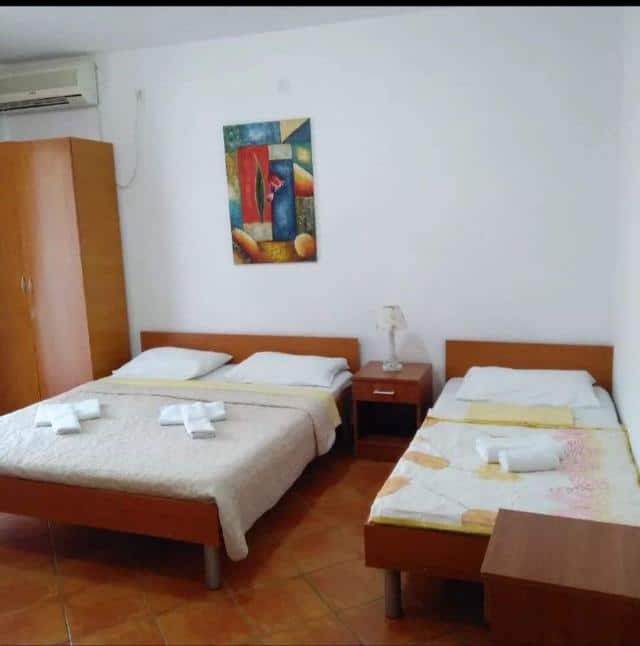 Privatni smeštaj KRALJ L Budva Privatni smeštaj KRALJ L Budva