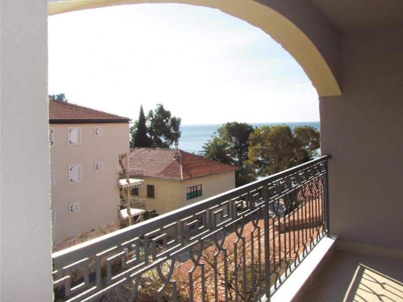 Privatni smeštaj OAZA LUX Petrovac