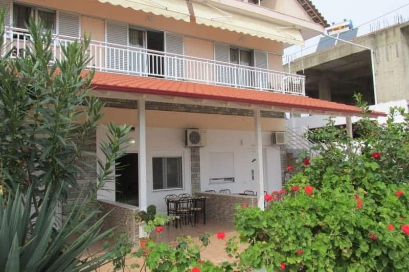 Vila NIKOS ROOMS Nea Vrasna Vila NIKOS ROOMS Nea Vrasna