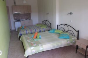 Vila NIKOS ROOMS Nea Vrasna